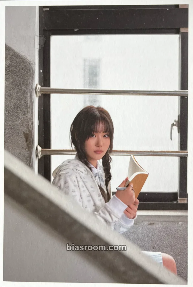 Young Posse - Jieun - COLD Album album inclusion postcard