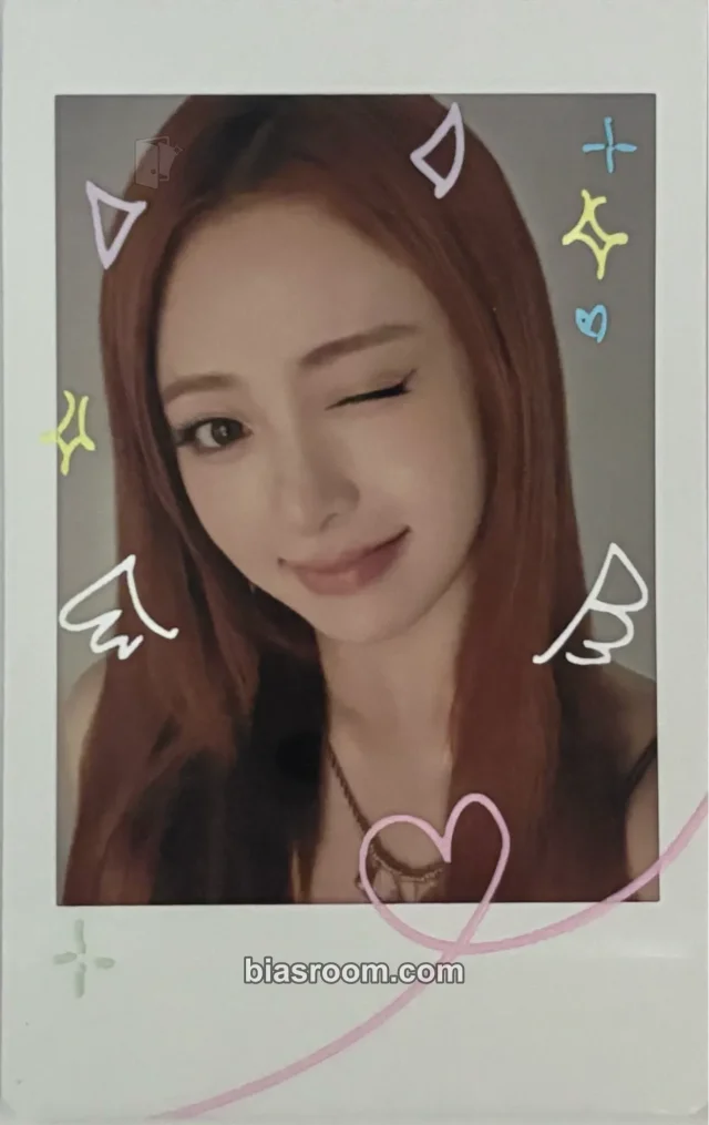 LE SSERAFIM - Huh Yunjin - Easy Crazy Hot Tour Encore (2025/26) Event doodle version japan polaroid special version tour merch