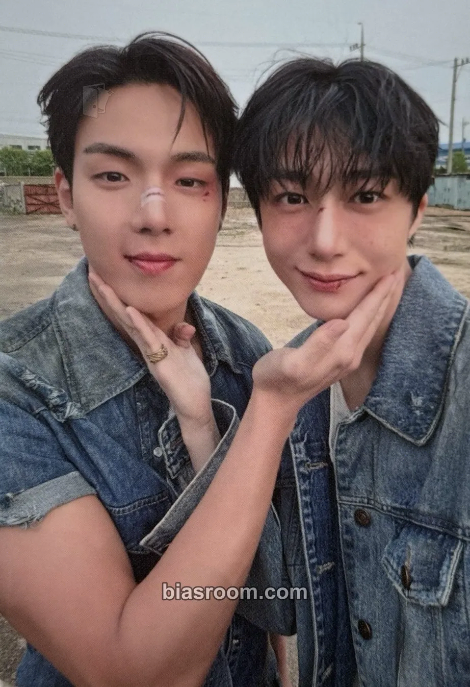 Love Me Photocard - MONSTA X - MONSTA X K-pop photocard