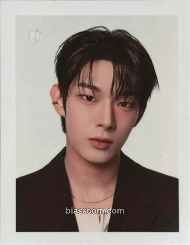 AHOF - Steven - AHOF 1ST TOUR: THE FIRST SPARK Event id holder id photo photo set merch inclusion