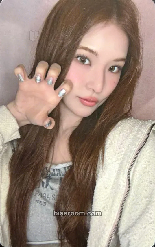 Mai Set The Tempo Photocard - izna - izna K-pop photocard