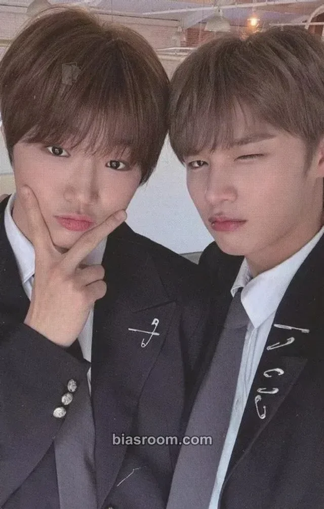 LUN8 - Junwoo & Eunseop - BUFF Album album photocard time capsule version unit photocard double-sided