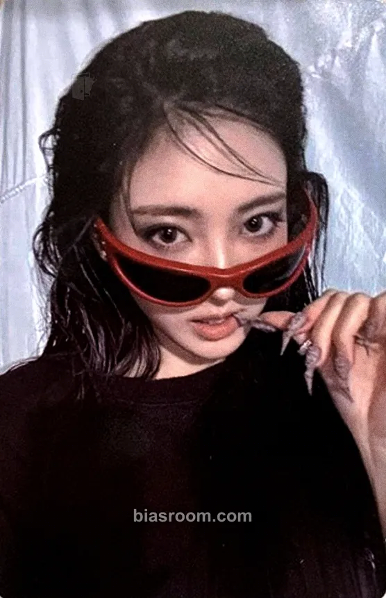 Anna BITE NOW Photocard - MEOVV - MEOVV K-pop photocard