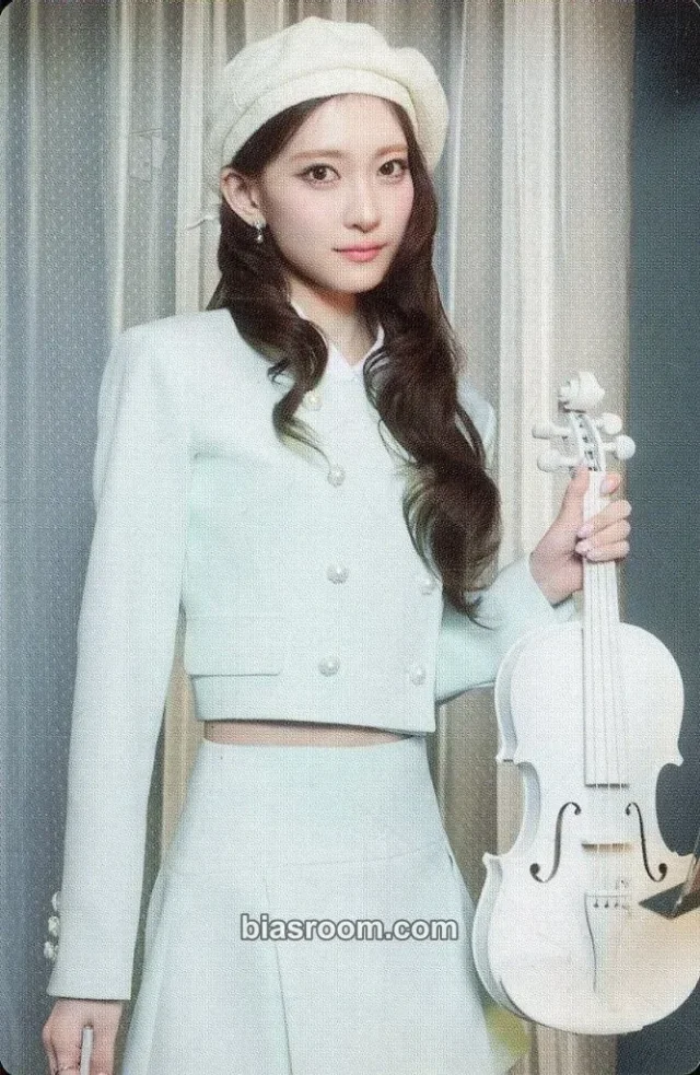 IS:SUE - Rin - QUARTET Album album photocard limited edition A version