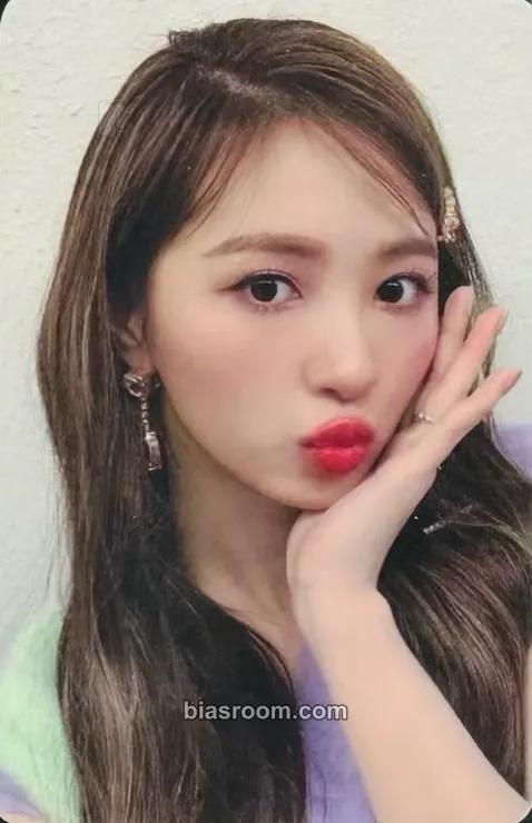 Huh Jiwon Cherry Rush Photocard - Cherry Bullet - Cherry Bullet K-pop photocard
