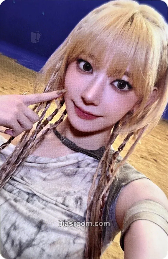 Sakura PUREFLOW pt.1 Photocard - LE SSERAFIM - LE SSERAFIM K-pop photocard