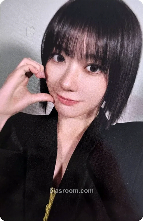 Sakura PUREFLOW pt.1 Photocard - LE SSERAFIM - LE SSERAFIM K-pop photocard