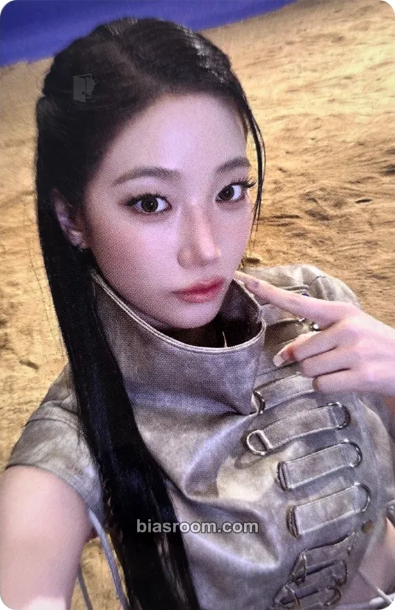 Kazuha PUREFLOW pt.1 Photocard - LE SSERAFIM - LE SSERAFIM K-pop photocard