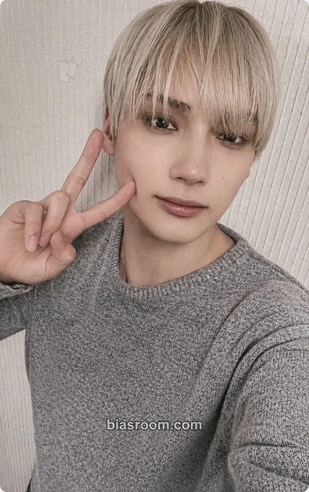 Huening Kai 7TH YEAR: A Moment of Stillness in the Thorns Photocard - TOMORROW X TOGETHER - TOMORROW X TOGETHER K-pop photocard