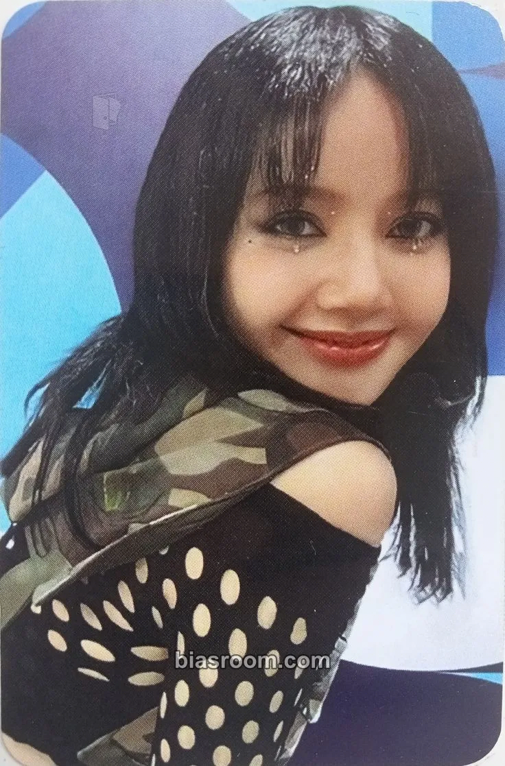 Lisa 'Born Pink' 2nd World Tour Photocard - BLACKPINK - BLACKPINK K-pop photocard