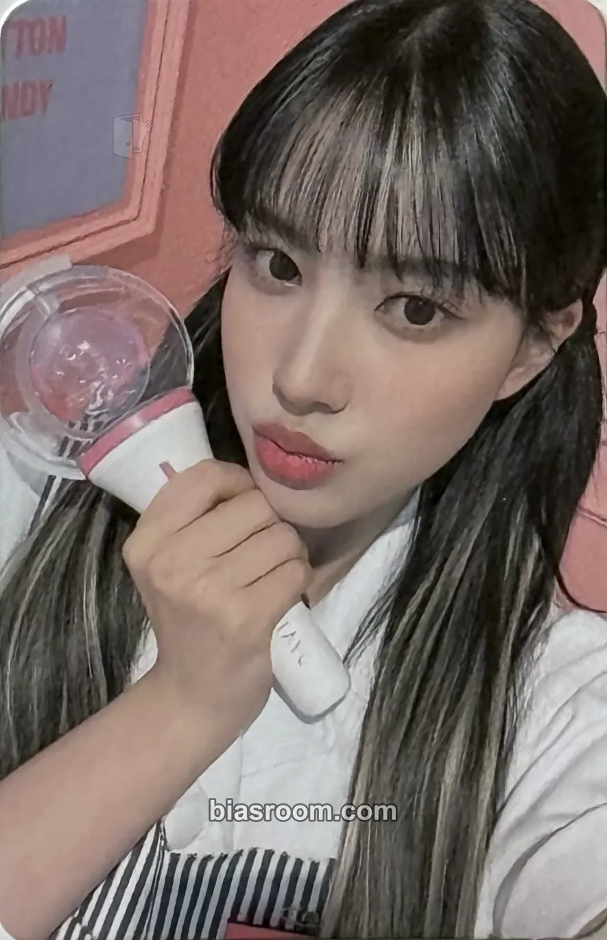 Yoon 2023 STAYC Fanmeeting ‘SWITH Gelato Factory’ Photocard - STAYC - STAYC K-pop photocard