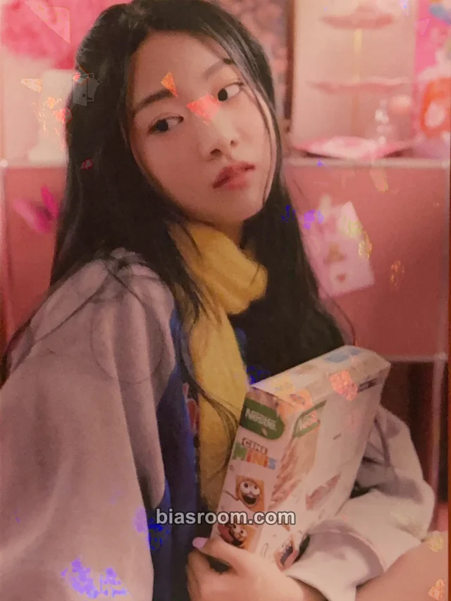 FIFTY FIFTY - Aran - The Beginning Album album photocard pink version orange version holographic (hologram)
