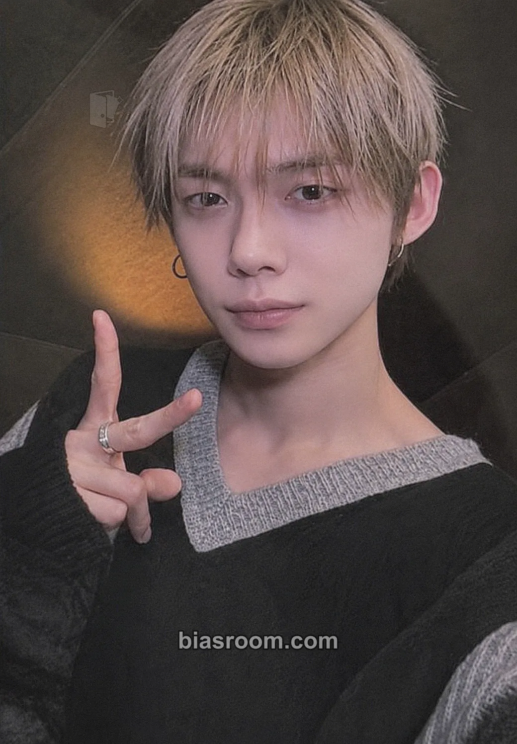 Yeonjun 7TH YEAR: A Moment of Stillness in the Thorns Photocard - TOMORROW X TOGETHER - TOMORROW X TOGETHER K-pop photocard