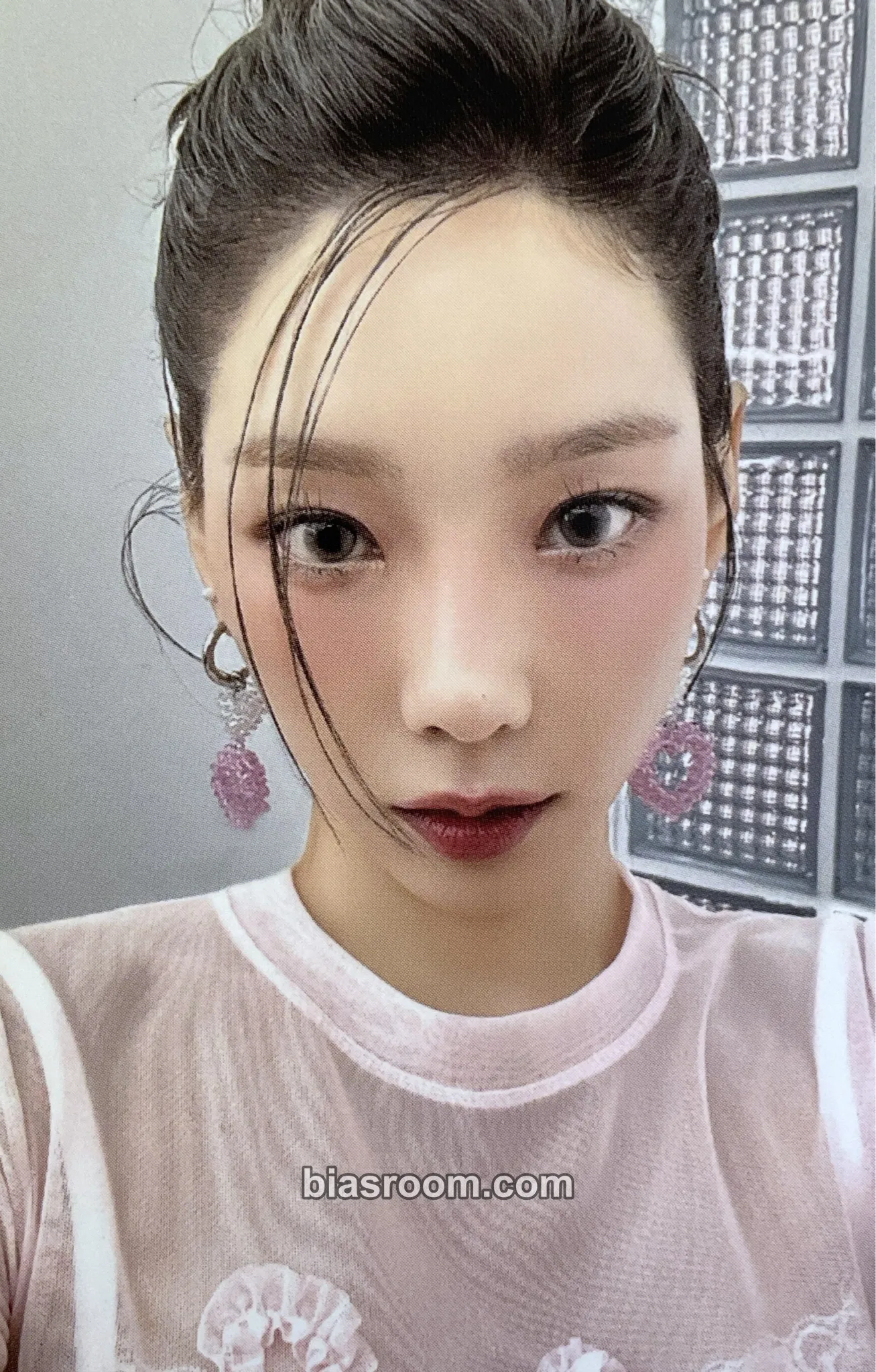 Taeyeon Season's Greetings 2025 Photocard - Girls' Generation - Girls' Generation K-pop photocard