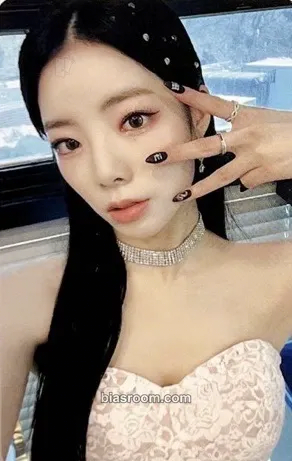 Na Goeun memeM Photocard - PURPLE KISS - PURPLE KISS K-pop photocard