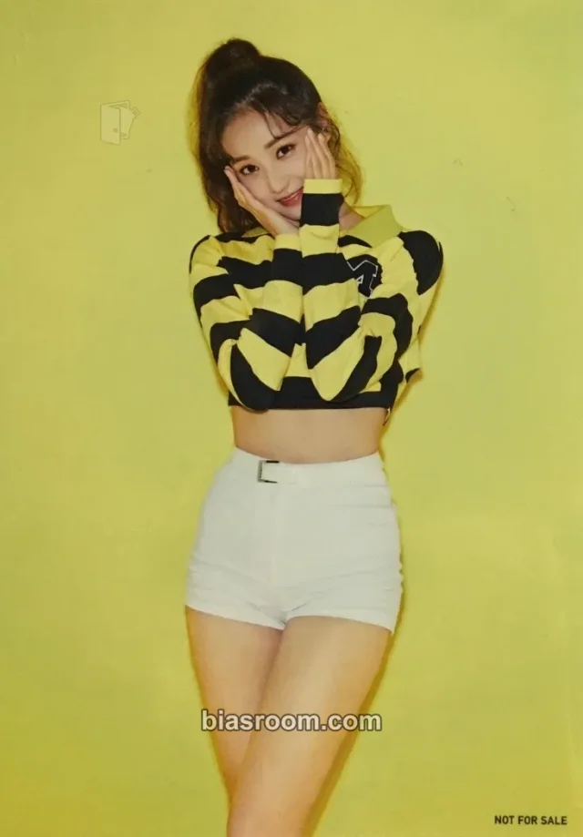 MOMOLAND - Yeonwoo - Bboom Bboom (Japanese Version) Album bromide CD purchase