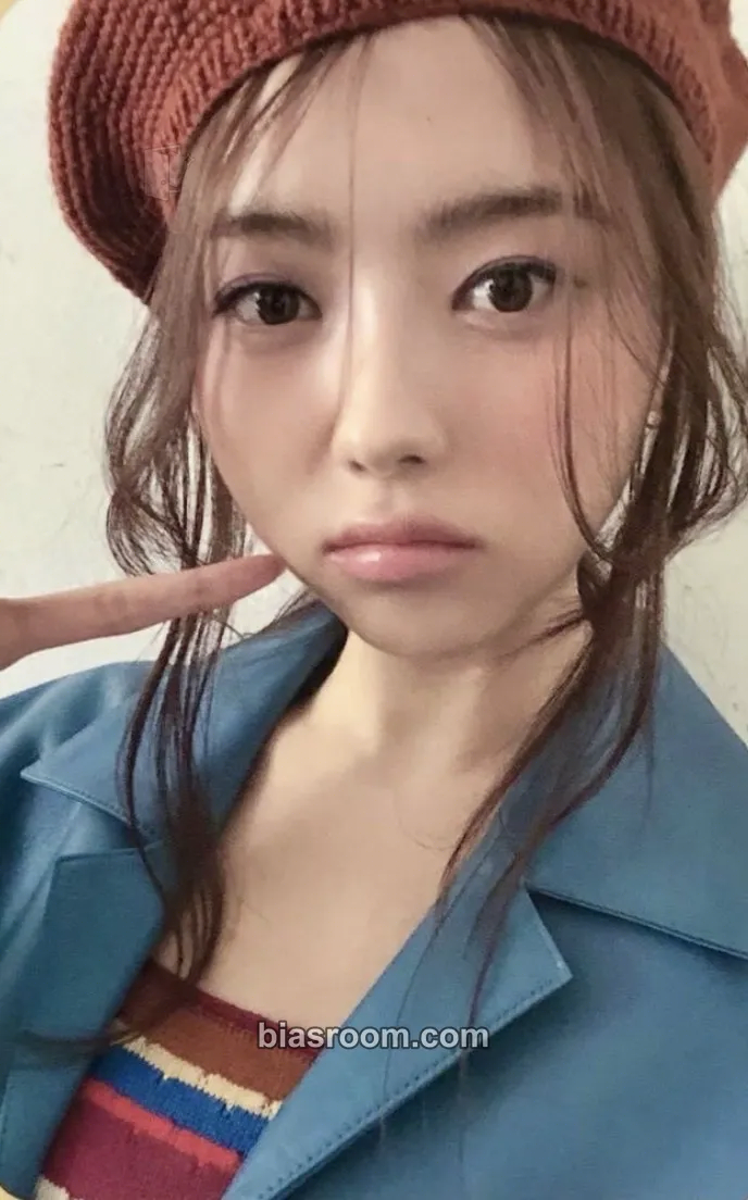 Nayoung LOOP Photocard - I.O.I - I.O.I K-pop photocard