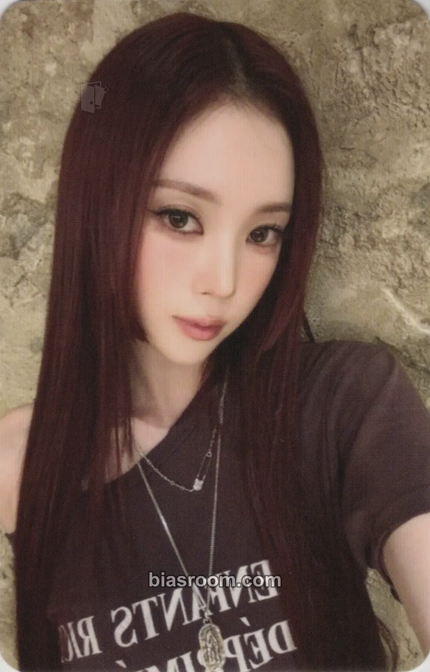 Narin BITE NOW Photocard - MEOVV - MEOVV K-pop photocard
