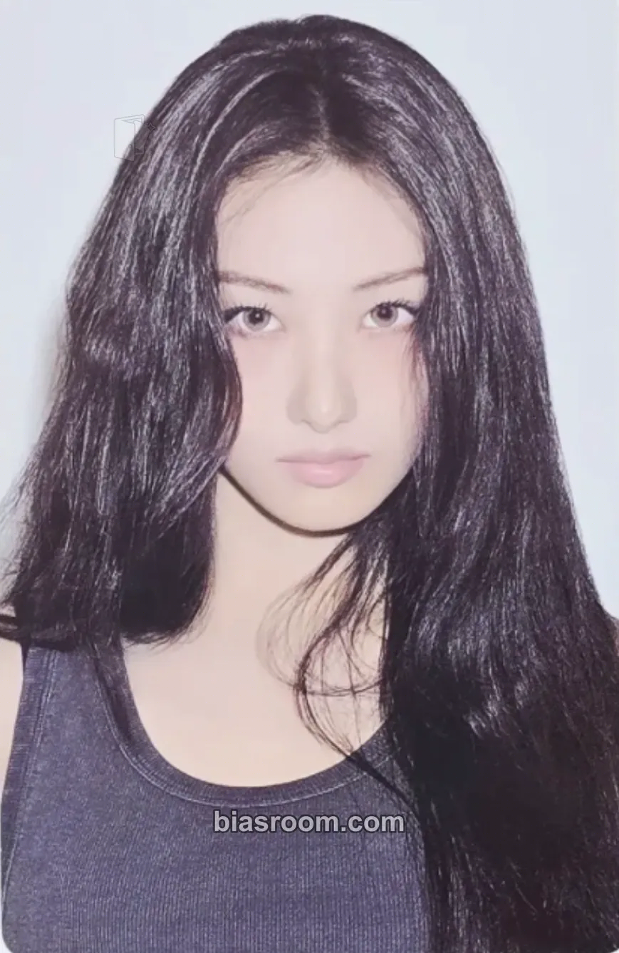 Gawon BITE NOW Photocard - MEOVV - MEOVV K-pop photocard