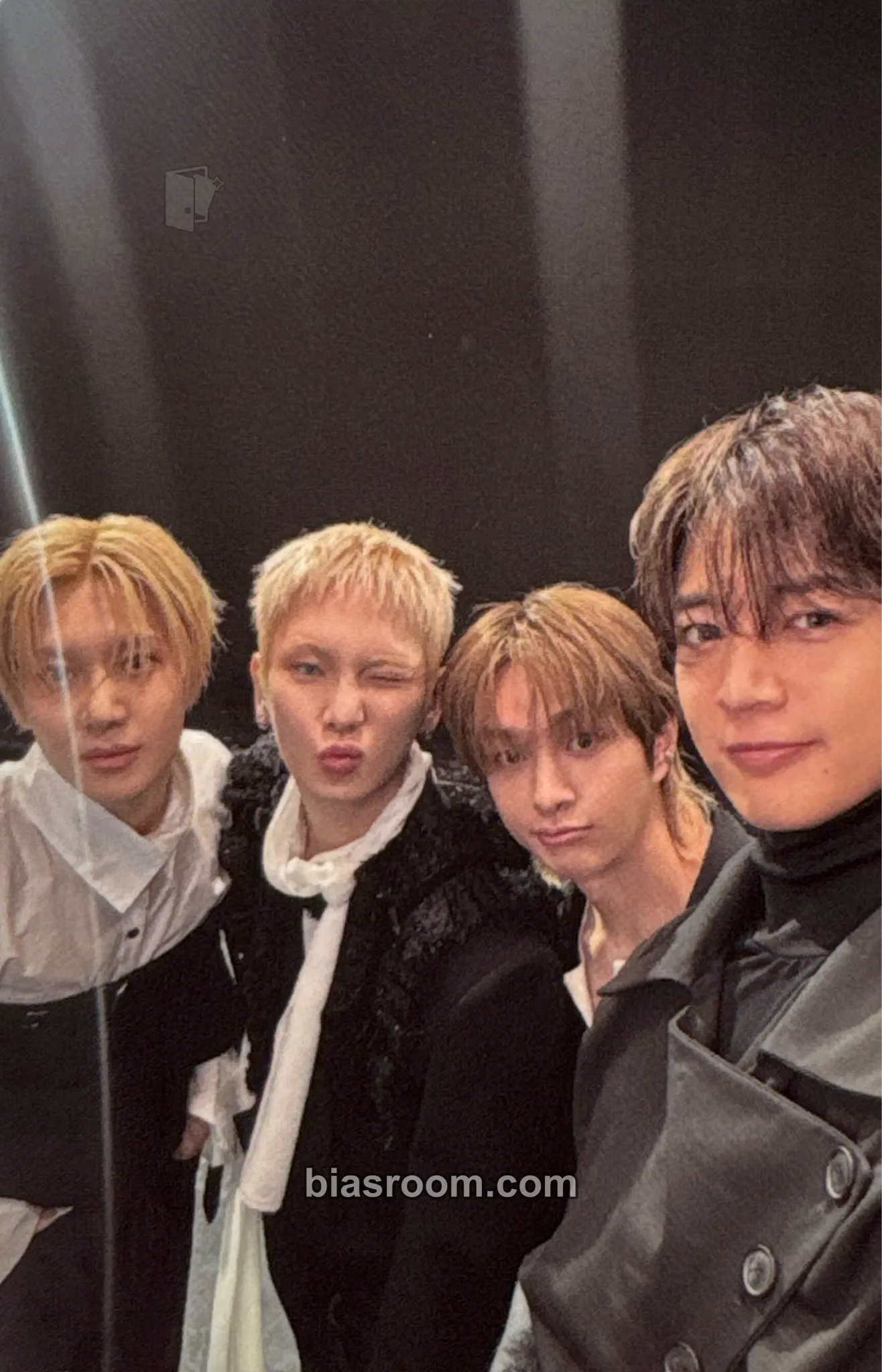 Atmos - The 6th Mini Album Photocard - SHINee - SHINee K-pop photocard