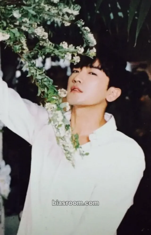 Shinhwa - Minwoo - Heart Album album photocard
