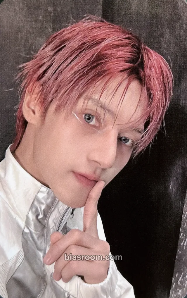 ATEEZ - Wooyoung - OFFICIAL LIGHT STICK VER.3 Other merch photocard lightstick