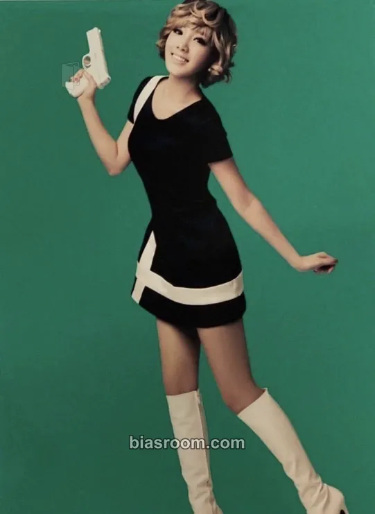 Taeyeon Hoot Photocard - Girls' Generation - Girls' Generation K-pop photocard
