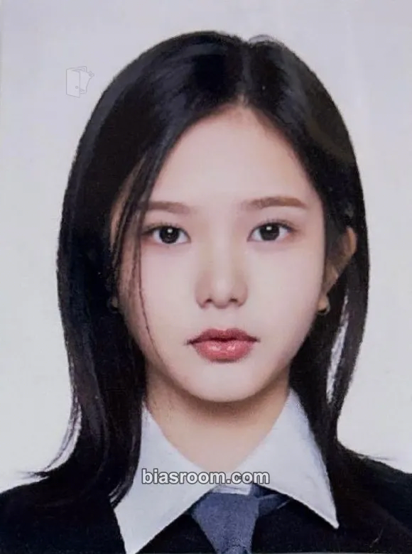 Kiiras Photocard List & Collection Tracker | Bias Room