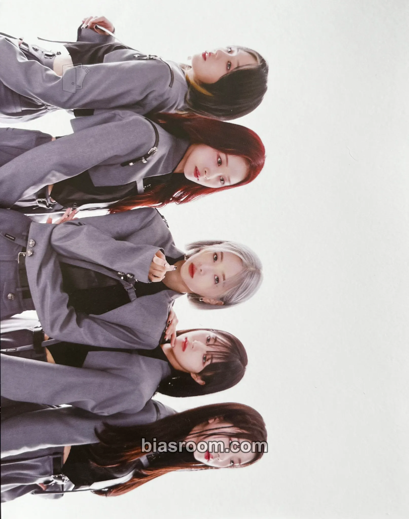 UNI-Q Photocard - Queenz Eye - Queenz Eye K-pop photocard
