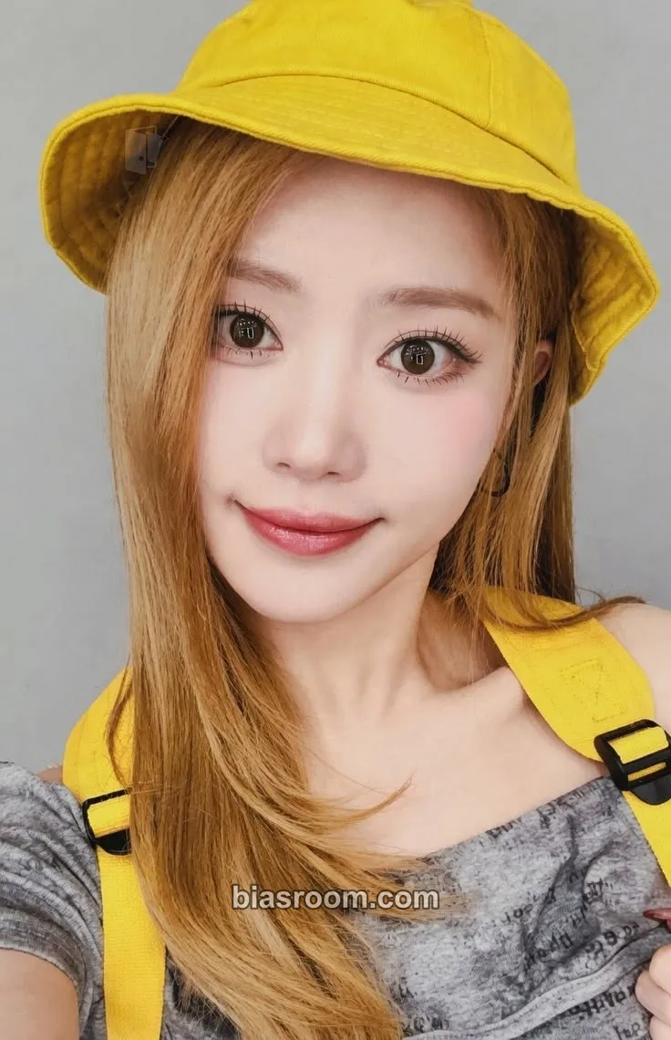 Xiaoting Crack Code Photocard - Kep1er - Kep1er K-pop photocard