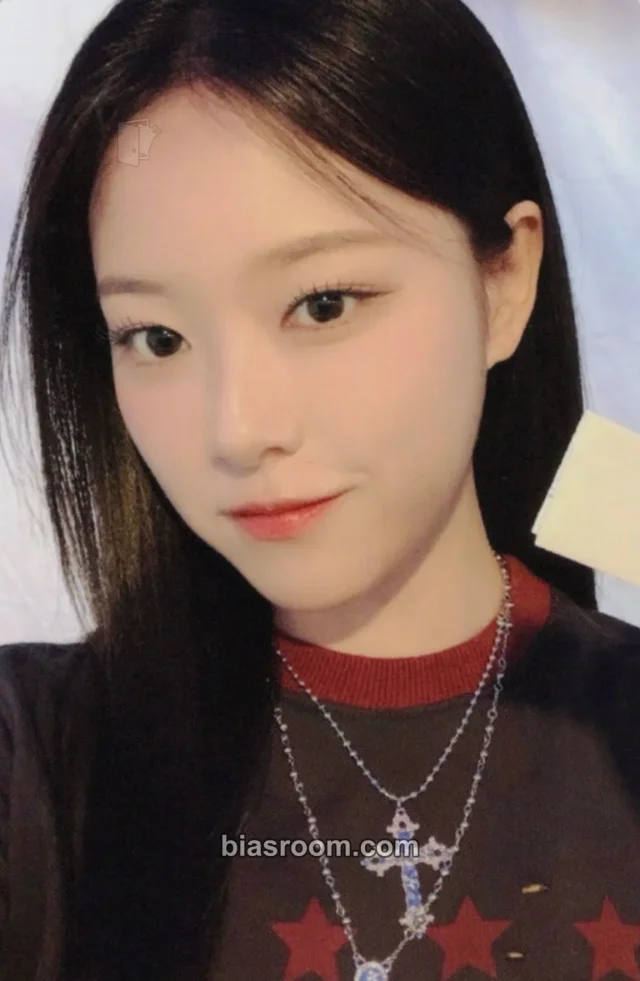 Latency - HyunJin - LATE O’ CLOCK Album round 3 everline fansign
