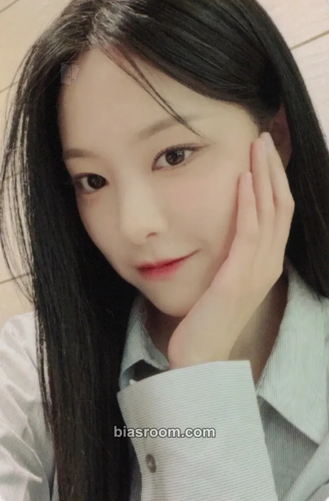 Latency - HyunJin - LATE O’ CLOCK Album everline fansign