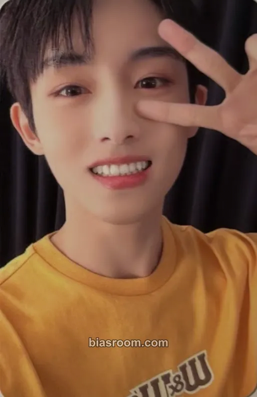 Winwin 2023 NCT CCOMAZ GROCERY STORE POP-UP Photocard - NCT - NCT K-pop photocard