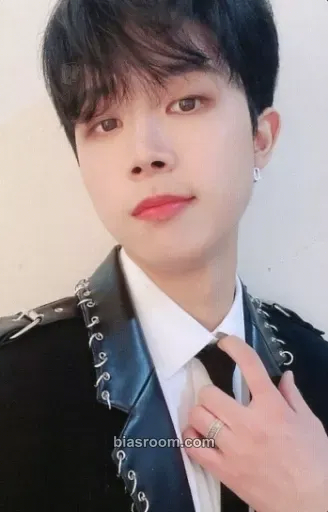 Dong Hyun Invisible Crayon Photocard - Golden Child - Golden Child K-pop photocard