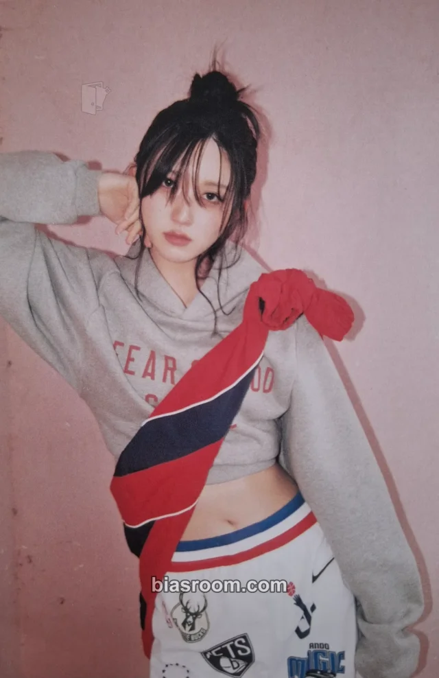 IVE - Gaeul - IVE EMPATHY Album postcard album inclusion