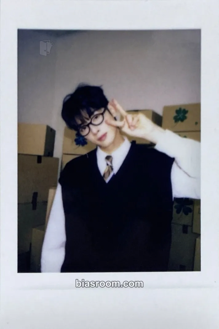 Cha Eun-woo CHA EUN-WOO 2026 Season's Greetings Photocard - ASTRO - ASTRO K-pop photocard