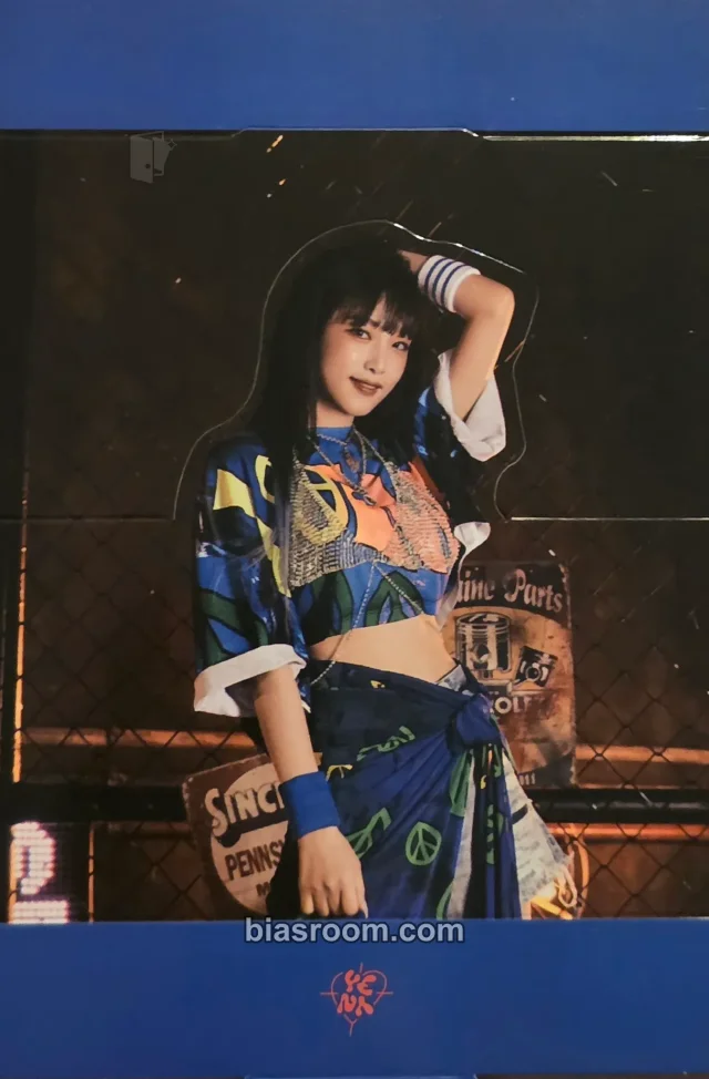 Yena - Yena - SMARTPHONE Album phone version pop-up card album inclusion