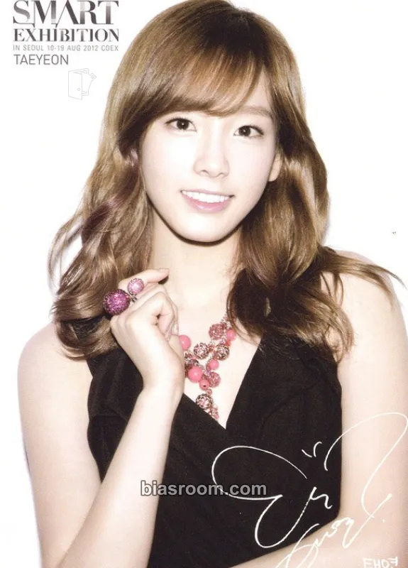 Taeyeon S.M.A.R.T Exhibition Photocard - Girls' Generation - Girls' Generation K-pop photocard