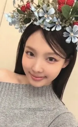 Nayeon STRATEGY Photocard - TWICE - TWICE K-pop photocard