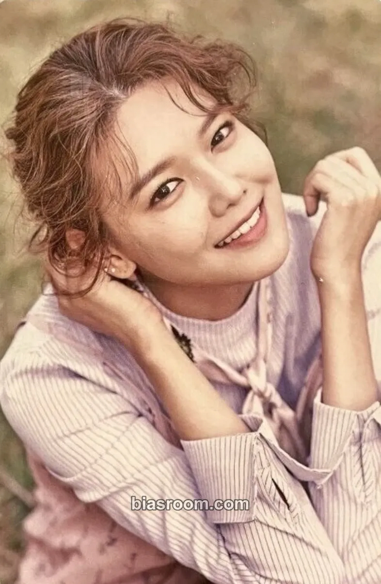 Sooyoung Season’s Greetings 2017 Photocard - Girls' Generation - Girls' Generation K-pop photocard