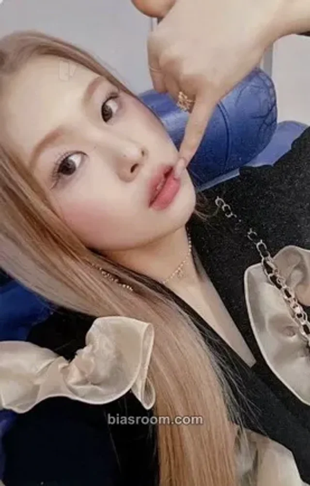PURPLE KISS - Swan - Cabin Fever Album fancafe event