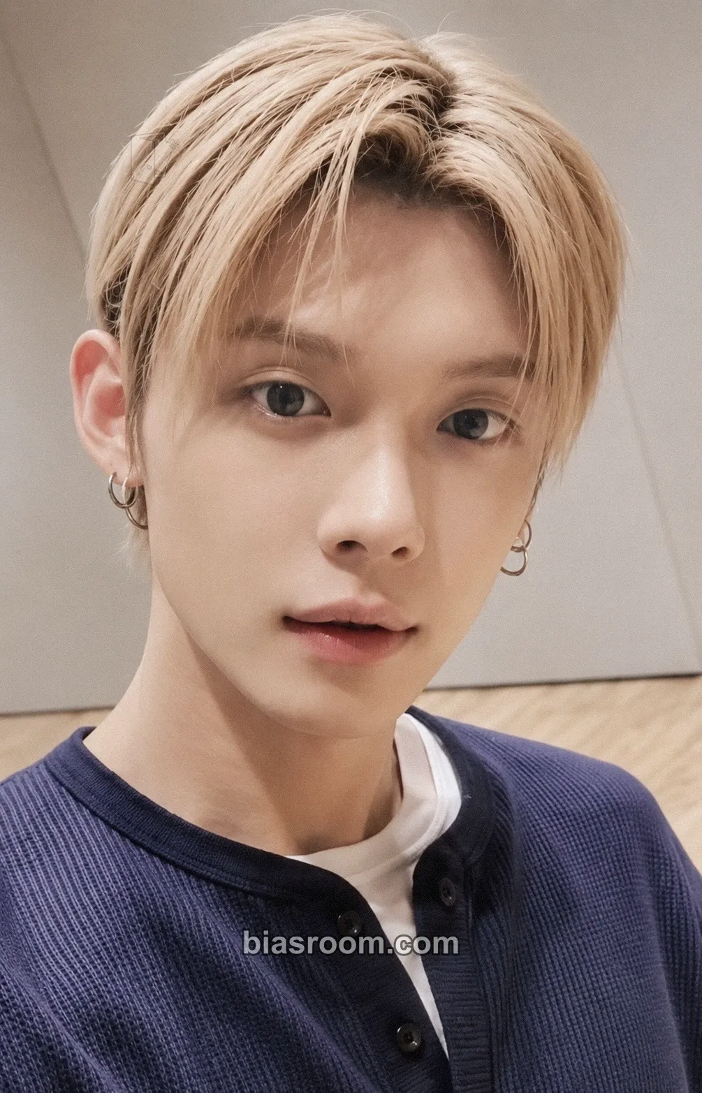 Yeonjun 7TH YEAR: A Moment of Stillness in the Thorns Photocard - TOMORROW X TOGETHER - TOMORROW X TOGETHER K-pop photocard