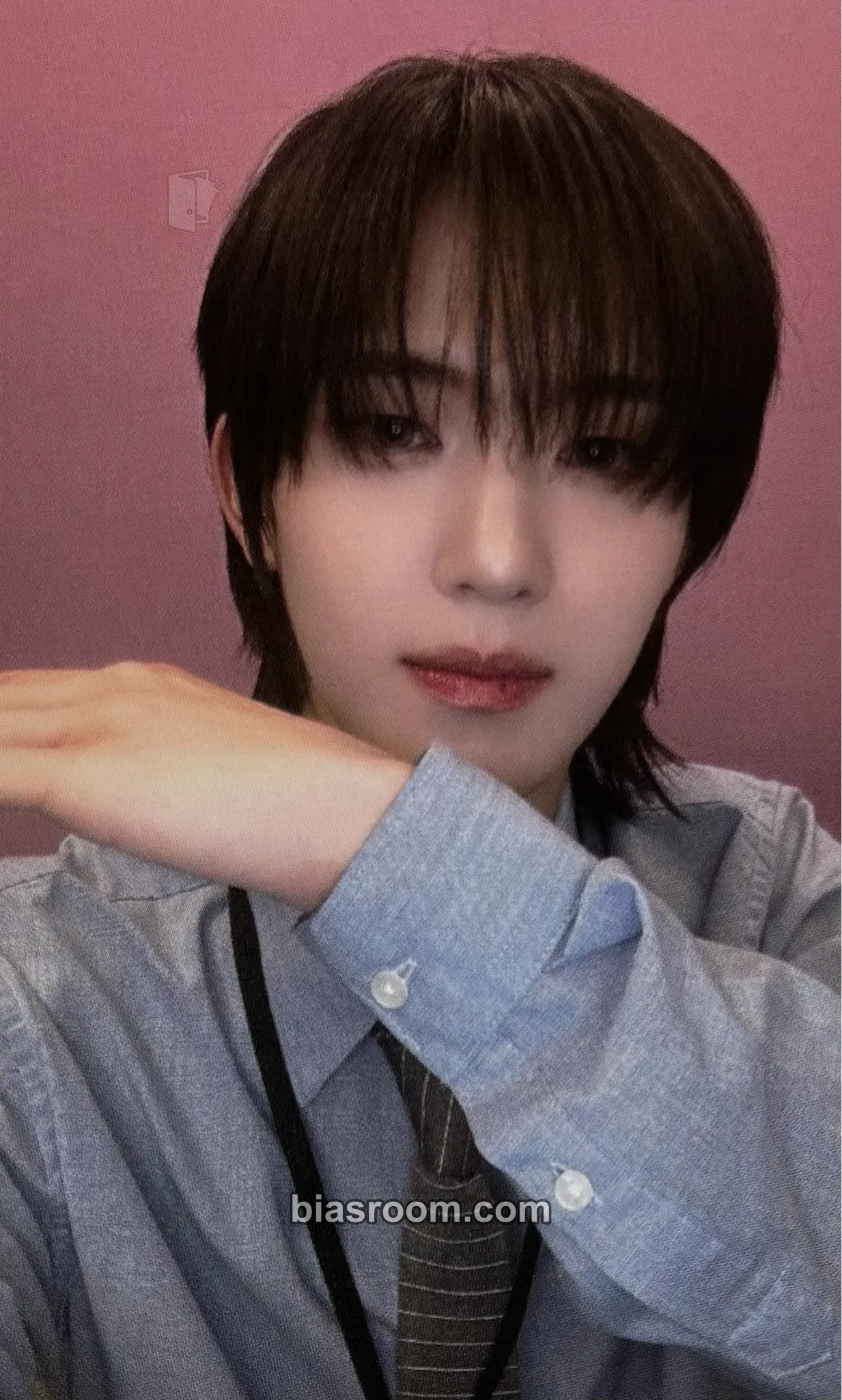 Gihyeon NouerA 2nd Fanmeeting 'Nova! It's Dangerous Outside The Covers!' Photocard - NouerA - NouerA K-pop photocard