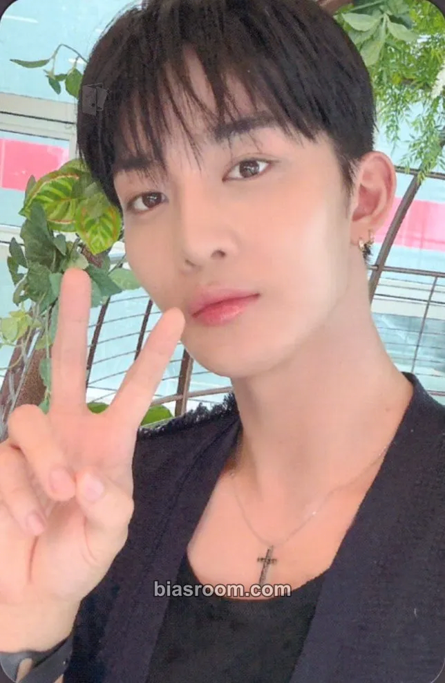 Jinyoung STILL YOUNG Photocard - Bae Jinyoung - Bae Jinyoung K-pop photocard