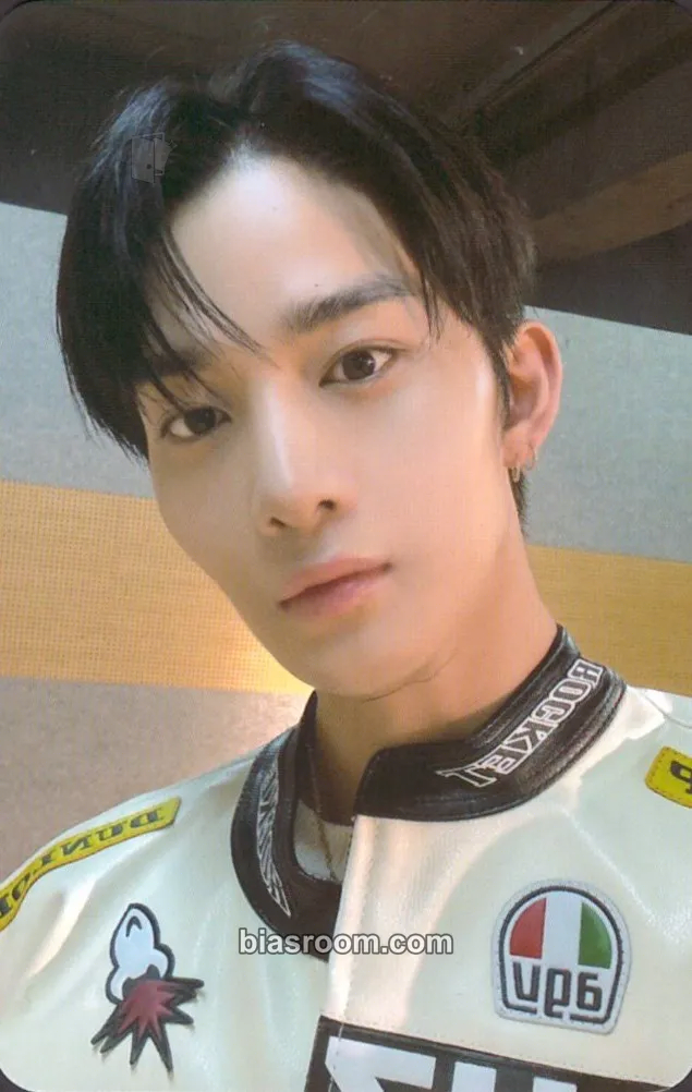 Jinyoung STILL YOUNG Photocard - Bae Jinyoung - Bae Jinyoung K-pop photocard