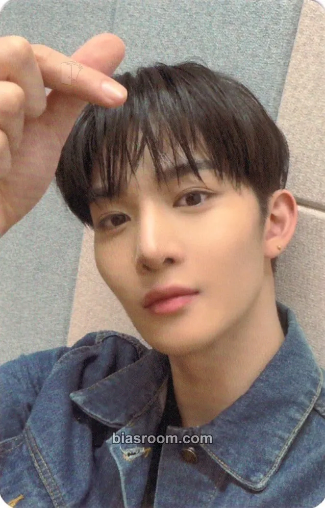 Jinyoung STILL YOUNG Photocard - Bae Jinyoung - Bae Jinyoung K-pop photocard