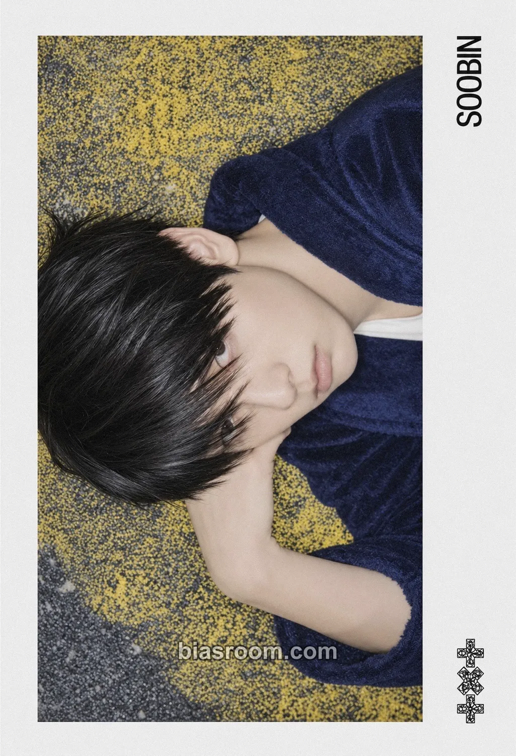 Soobin 7TH YEAR: A Moment of Stillness in the Thorns Photocard - TOMORROW X TOGETHER - TOMORROW X TOGETHER K-pop photocard