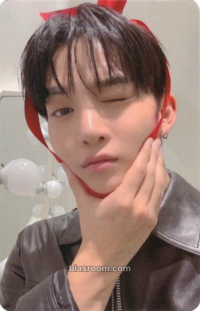 Jinyoung STILL YOUNG Photocard - Bae Jinyoung - Bae Jinyoung K-pop photocard