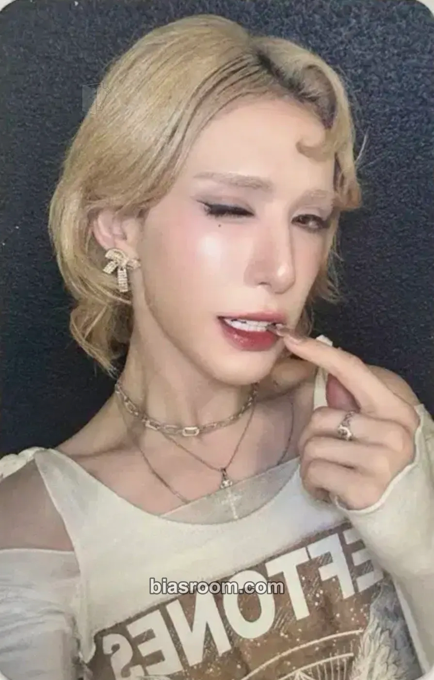 Wumuti I, God Photocard - XLOV - XLOV K-pop photocard