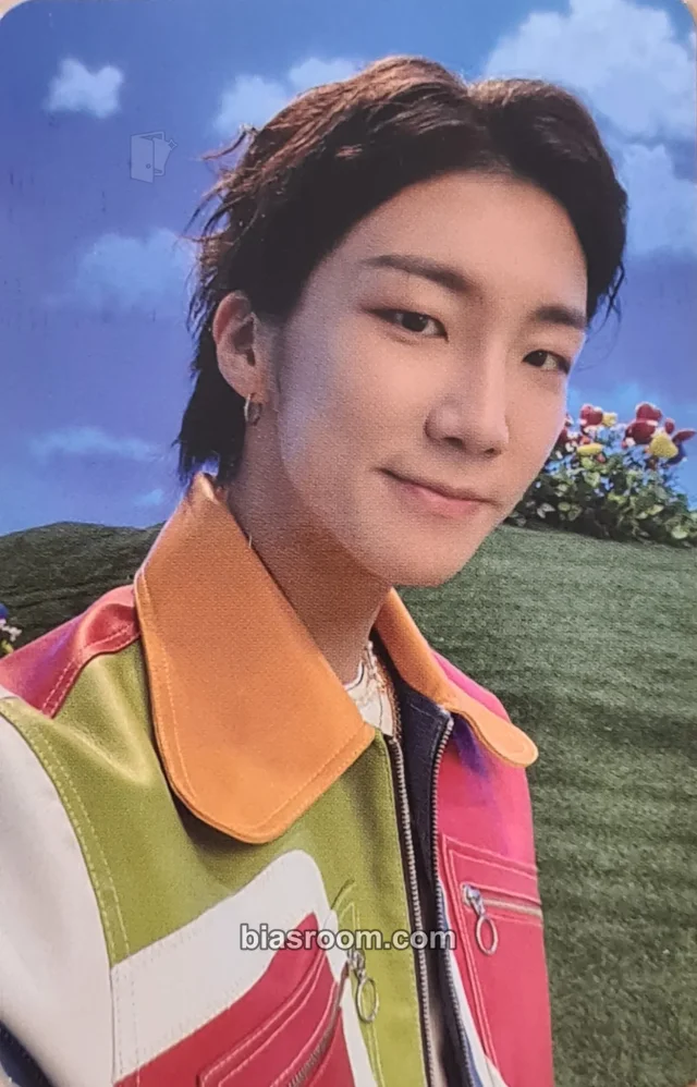 WINNER - Hoony - HOLIDAY Album photobook version album photocard day version